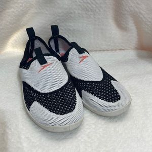 Speedo kids’ water shoes - size M (13/1) - NWOT